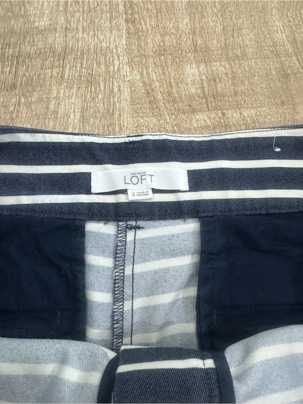 Ann Taylor LOFT Riviera Striped Shorts | Size 2 | Navy Resort Classic - Picture 13 of 16